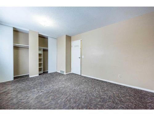 4-100 Pennsylvania Road Se, Calgary, AB - Indoor Photo Showing Other Room