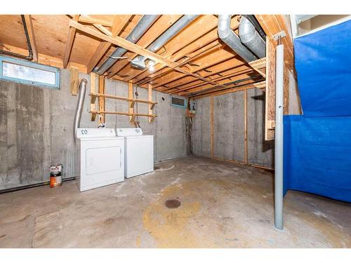 4-100 Pennsylvania Road Se, Calgary, AB - Indoor Photo Showing Laundry Room