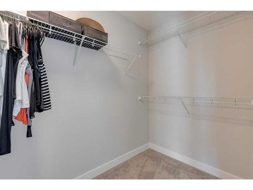 20 Rowley Terrace Nw, Calgary, AB - Indoor With Storage