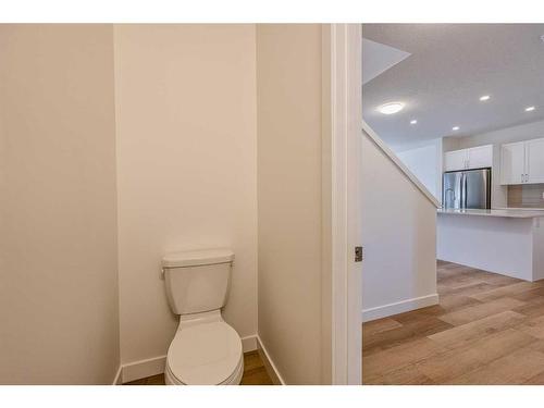 325 Baneberry Way Sw, Airdrie, AB - Indoor Photo Showing Bathroom