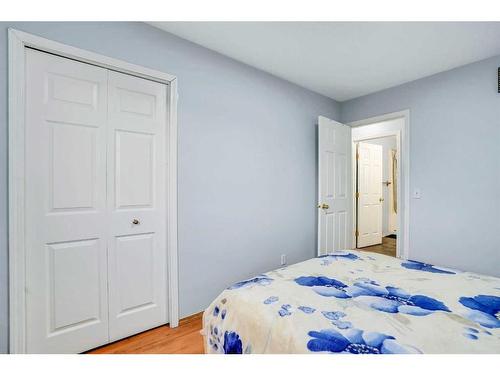 65 Saddleback Road Ne, Calgary, AB - Indoor Photo Showing Bedroom