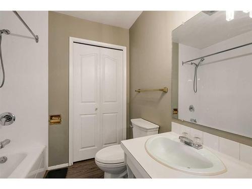 6119 Penedo Way Se, Calgary, AB - Indoor Photo Showing Bathroom