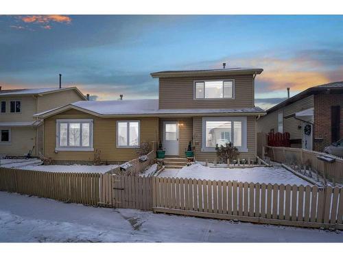 144 Castlebrook Rise Ne, Calgary, AB - Outdoor