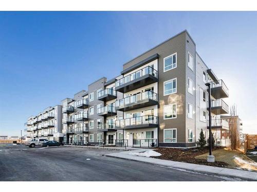 3203-33 Carringham Gate Nw, Calgary, AB - Outdoor With Facade