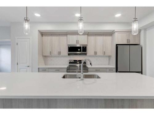 3203-33 Carringham Gate Nw, Calgary, AB - Indoor Photo Showing Kitchen With Double Sink With Upgraded Kitchen