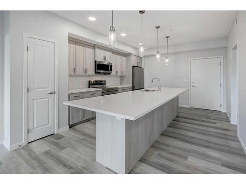 3203-33 Carringham Gate Nw, Calgary, AB - Indoor Photo Showing Kitchen With Upgraded Kitchen