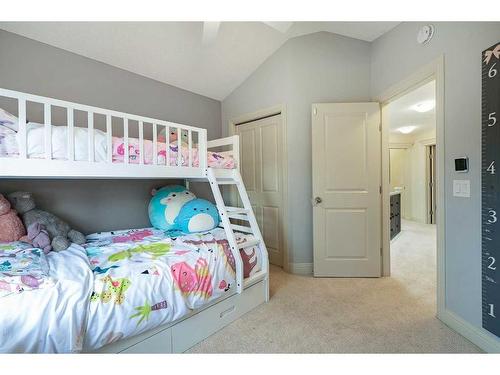 2040 48 Avenue Sw, Calgary, AB - Indoor Photo Showing Bedroom