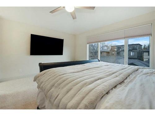 2040 48 Avenue Sw, Calgary, AB - Indoor Photo Showing Bedroom