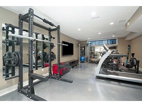 2040 48 Avenue Sw, Calgary, AB - Indoor Photo Showing Gym Room