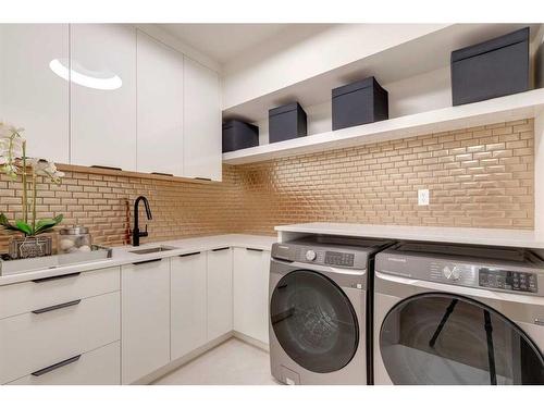 120 13 Street Ne, Calgary, AB - Indoor Photo Showing Laundry Room