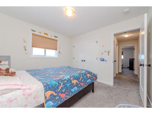 596 Chinook Gate Square, Airdrie, AB - Indoor Photo Showing Bedroom