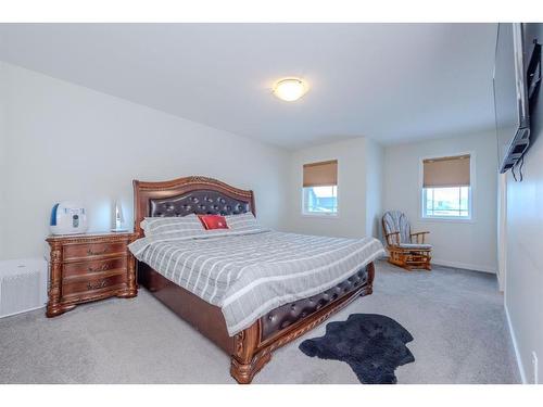 596 Chinook Gate Square, Airdrie, AB - Indoor Photo Showing Bedroom