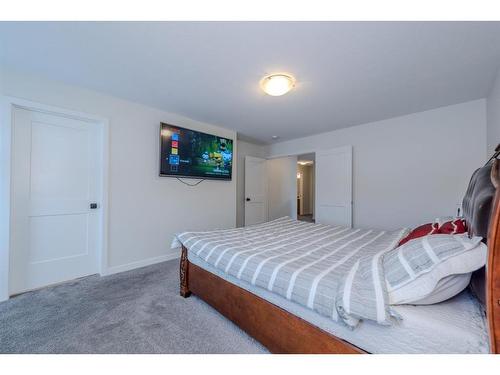 596 Chinook Gate Square, Airdrie, AB - Indoor Photo Showing Bedroom