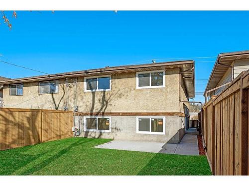 5137 17 Avenue Nw, Calgary, AB - Outdoor