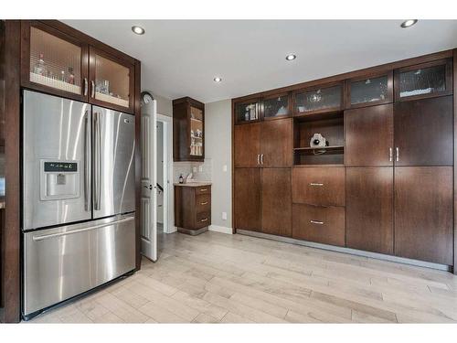 523 42 Avenue Nw, Calgary, AB - Indoor Photo Showing Kitchen