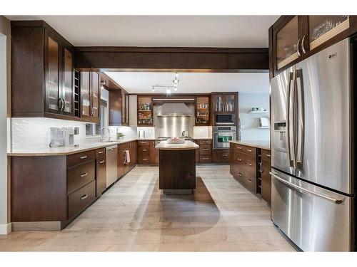 523 42 Avenue Nw, Calgary, AB - Indoor Photo Showing Kitchen