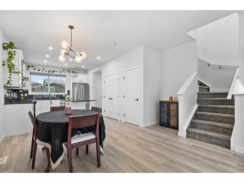 240 Belmont Boulevard Sw, Calgary, AB - Indoor Photo Showing Dining Room