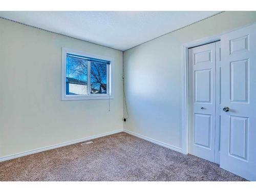 315 Appleglen Place Se, Calgary, AB - Indoor Photo Showing Other Room