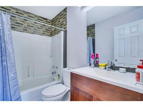 315 Appleglen Place Se, Calgary, AB - Indoor Photo Showing Bathroom