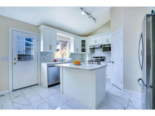 315 Appleglen Place Se, Calgary, AB - Indoor Photo Showing Kitchen With Upgraded Kitchen