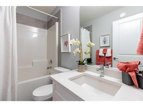 131 Saddlebred Place, Cochrane, AB - Indoor Photo Showing Bathroom