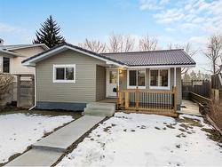 477 72 Avenue NE Calgary, AB T2K 5H8