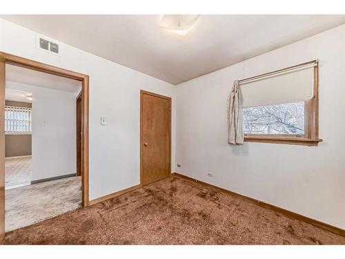 2136 22 Avenue Sw, Calgary, AB - Indoor Photo Showing Other Room