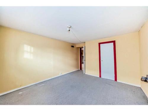 2136 22 Avenue Sw, Calgary, AB - Indoor Photo Showing Other Room