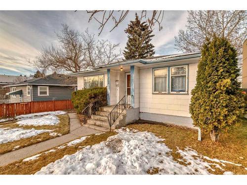 2136 22 Avenue Sw, Calgary, AB - Outdoor