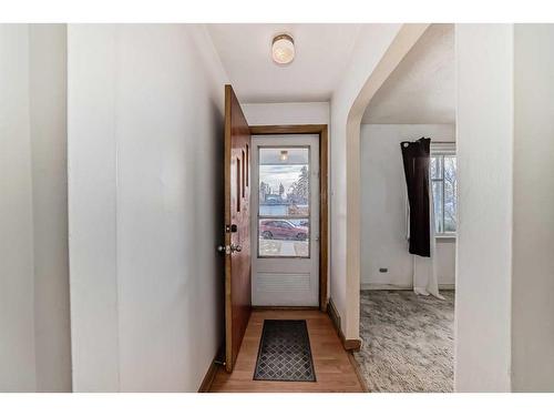 2136 22 Avenue Sw, Calgary, AB - Indoor Photo Showing Other Room