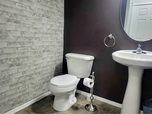 2398 Sagewood Crescent Sw, Airdrie, AB - Indoor Photo Showing Bathroom