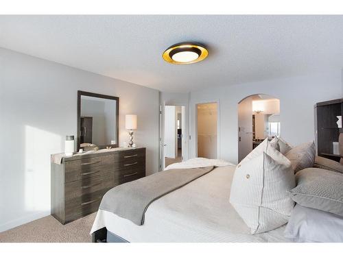 100 Cranridge Crescent Se, Calgary, AB - Indoor Photo Showing Bedroom