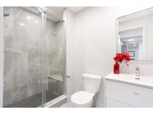 100 Cranridge Crescent Se, Calgary, AB - Indoor Photo Showing Bathroom