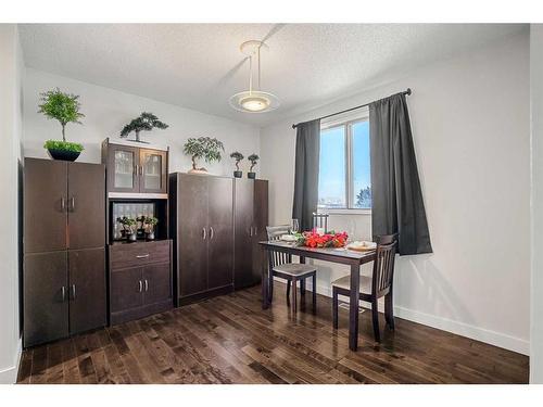 1401-919 38 Street Ne, Calgary, AB - Indoor Photo Showing Dining Room