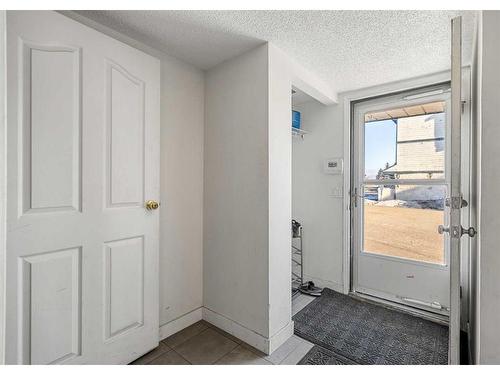 1401-919 38 Street Ne, Calgary, AB - Indoor Photo Showing Other Room