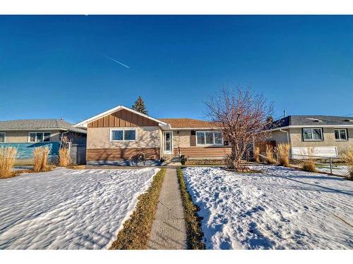 320 44 Street Se, Calgary, AB - Outdoor