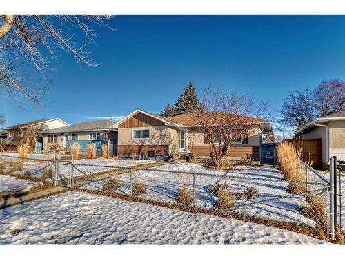 320 44 Street Se, Calgary, AB - Outdoor