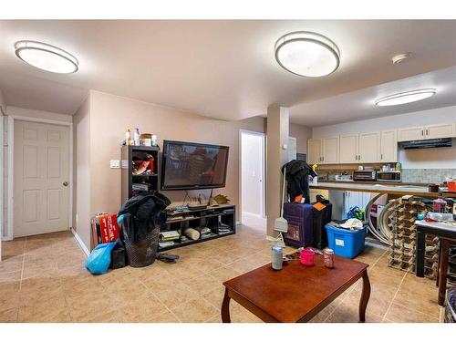 35 Applefield Close Se, Calgary, AB - Indoor Photo Showing Other Room