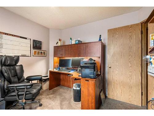 35 Applefield Close Se, Calgary, AB - Indoor Photo Showing Office