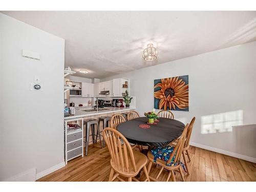 21-12 Silver Creek Boulevard Nw, Airdrie, AB - Indoor Photo Showing Dining Room