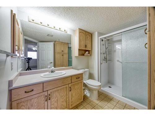 101-2101 Hawksbrow Point Nw, Calgary, AB - Indoor Photo Showing Bathroom