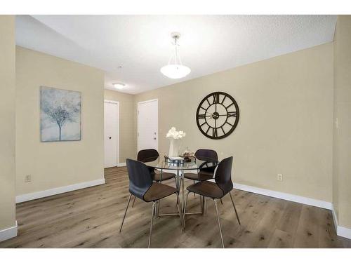 1113-4975 130 Avenue Se, Calgary, AB - Indoor Photo Showing Dining Room