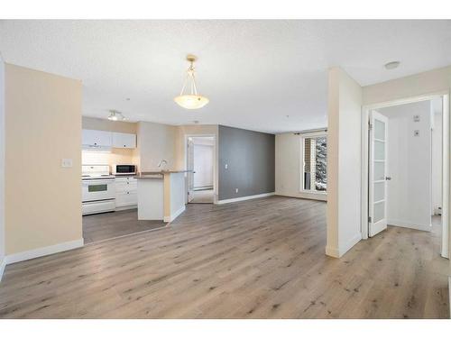 1113-4975 130 Avenue Se, Calgary, AB - Indoor Photo Showing Other Room