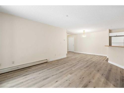 1113-4975 130 Avenue Se, Calgary, AB - Indoor Photo Showing Other Room