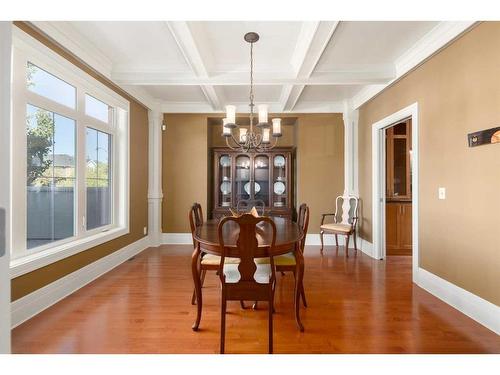 31 Aspen Meadows Green Sw, Calgary, AB - Indoor Photo Showing Dining Room