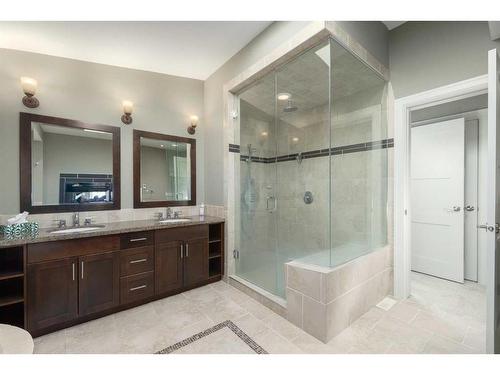 31 Aspen Meadows Green Sw, Calgary, AB - Indoor Photo Showing Bathroom