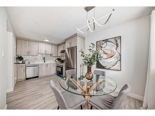 6-4503 75 Street Nw, Calgary, AB - Indoor Photo Showing Dining Room