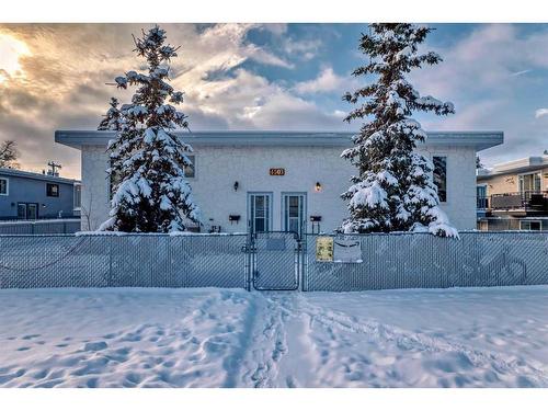 6-4503 75 Street Nw, Calgary, AB - Outdoor