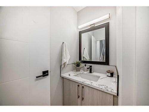 6-4503 75 Street Nw, Calgary, AB - Indoor Photo Showing Bathroom