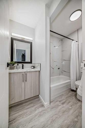 6-4503 75 Street Nw, Calgary, AB - Indoor Photo Showing Bathroom